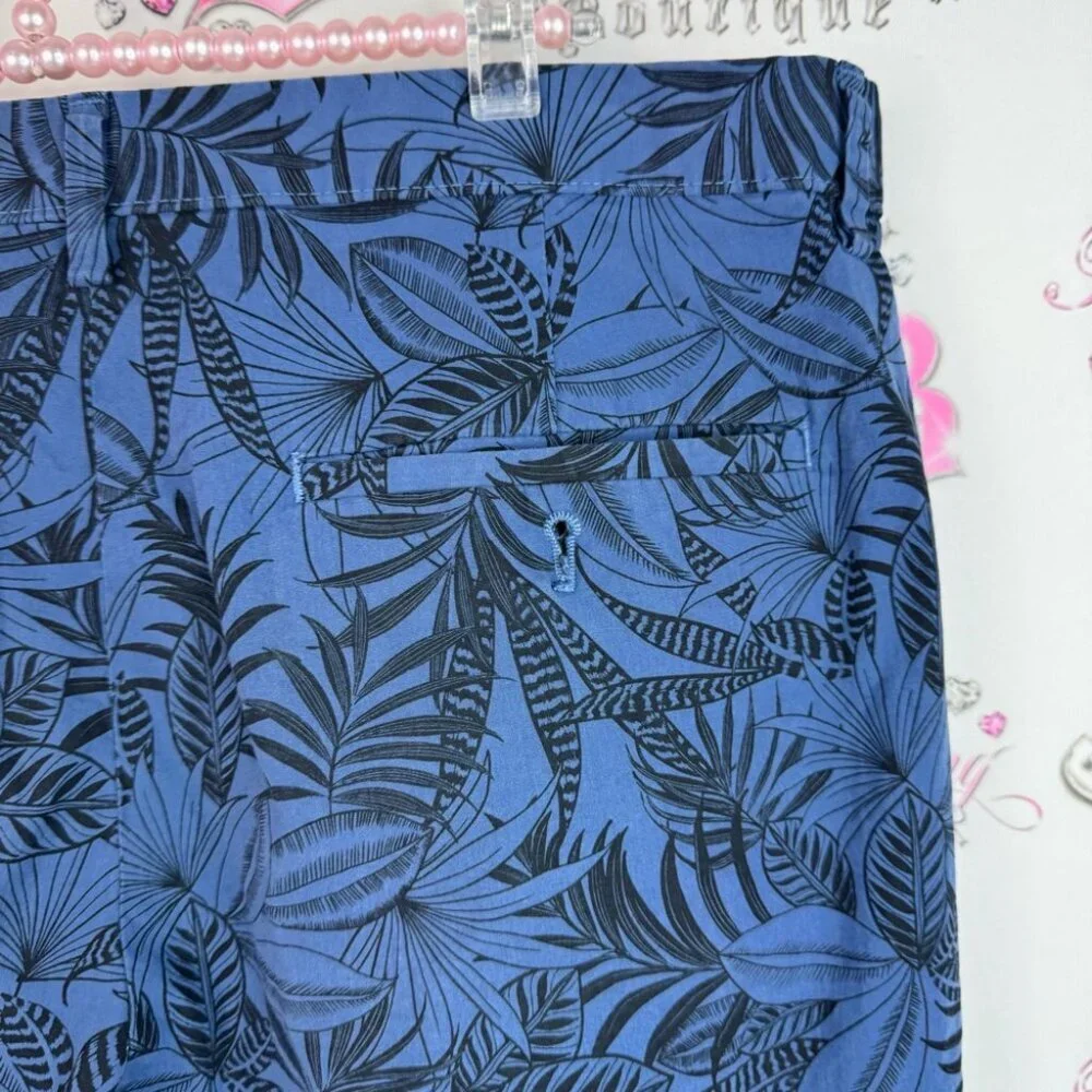 Banana Republic shorts Aiden short tropical floral Navy Leaf Pattern Shorts
